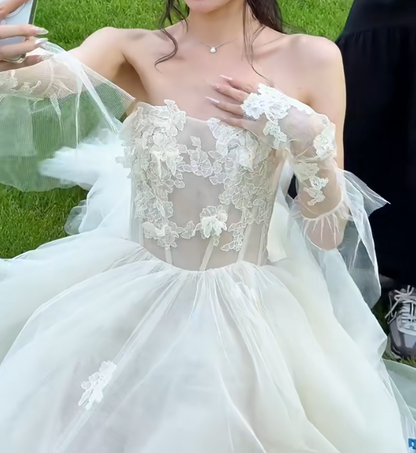 Chic Strapless Appliques Wedding Dress With Sleeves Tulle A-Line Bridal Dress GG6644