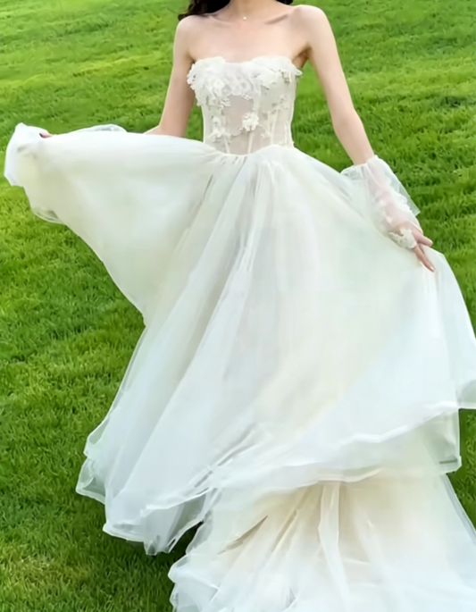 Chic Strapless Appliques Wedding Dress With Sleeves Tulle A-Line Bridal Dress GG6644