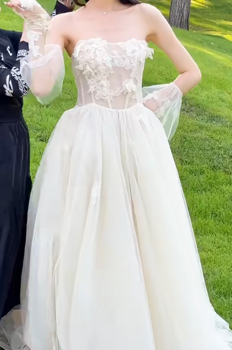 Chic Strapless Appliques Wedding Dress With Sleeves Tulle A-Line Bridal Dress GG6644