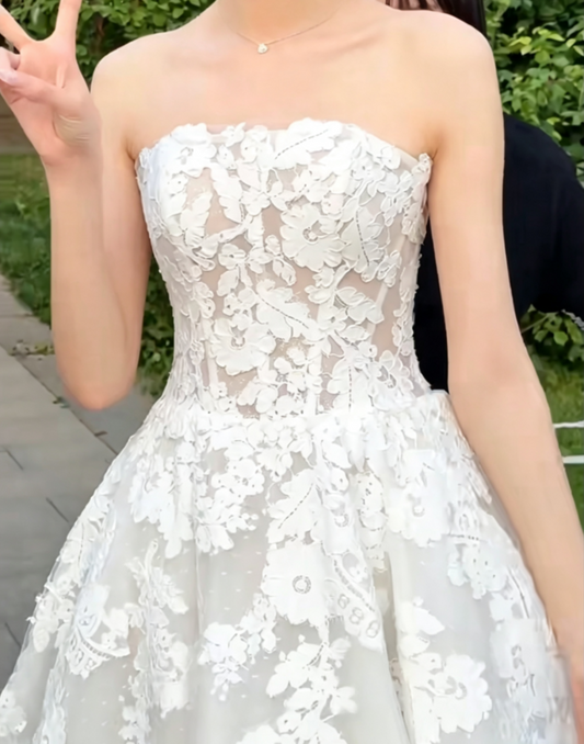 Graceful Strapless Appliques Wedding Dress Tulle A-Line Bridal Dress GG6646