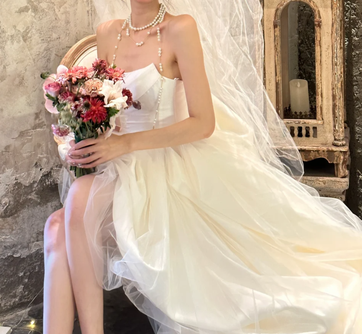 Sleek Strapless Slit Wedding Dress Satin A-Line Bridal Dress GG6648