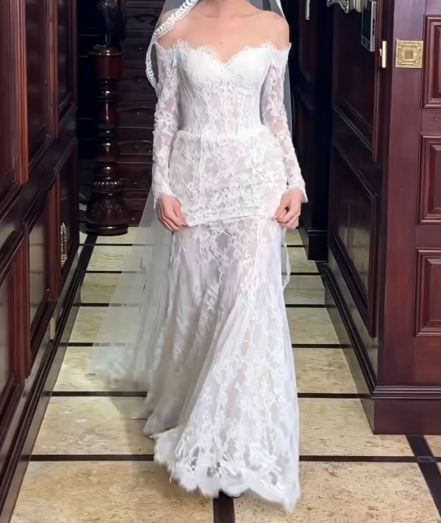 Chic Long Sleeve Lace Wedding Dress Off-Shoulder Mermaid Bridal Dress GG6653