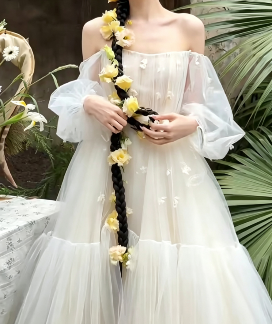 Lovely Off-Shoulder Tulle Wedding Dress Long Sleeve Appliques A-Line Bridal Dress GG6658