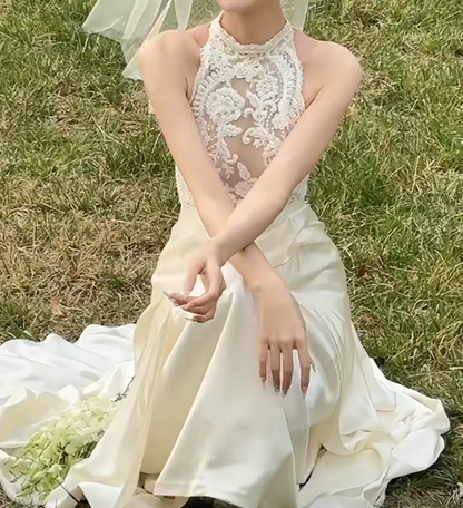 Trendy Halter Neck Wedding Dress Appliques Satin Mermiad Bridal Dress GG6659