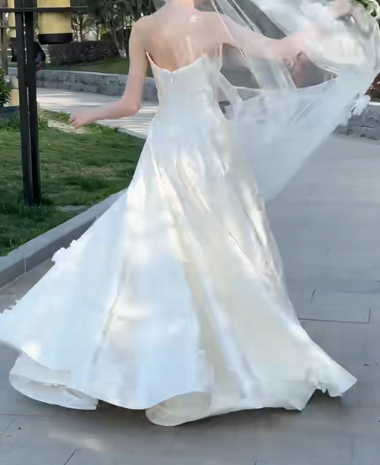 Vintage Strapless Satin Wedding Dress Appliques A-Line Bridal Dress GG6661