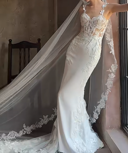 Sleek Spaghetti Straps Wedding Dress Appliques Mermiad Bridal Dress GG6670