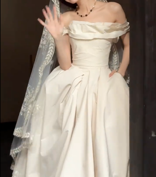 Classy Off-Shoulder Ivory Wedding Dress Ruffles A-Line Bridal Dress GG6672