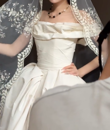 Classy Off-Shoulder Ivory Wedding Dress Ruffles A-Line Bridal Dress GG6672