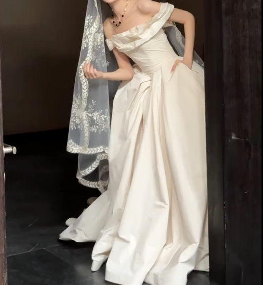 Classy Off-Shoulder Ivory Wedding Dress Ruffles A-Line Bridal Dress GG6672