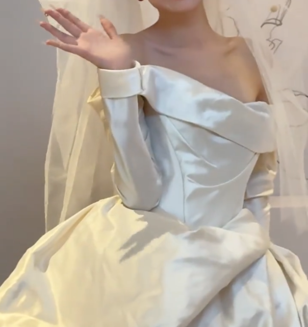 Unique Off-Shoulder Wedding Dress Long Sleeve Satin A-Line Bridal Dress GG6673