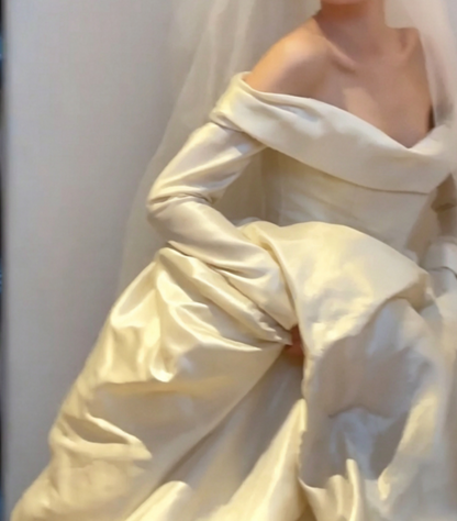 Unique Off-Shoulder Wedding Dress Long Sleeve Satin A-Line Bridal Dress GG6673