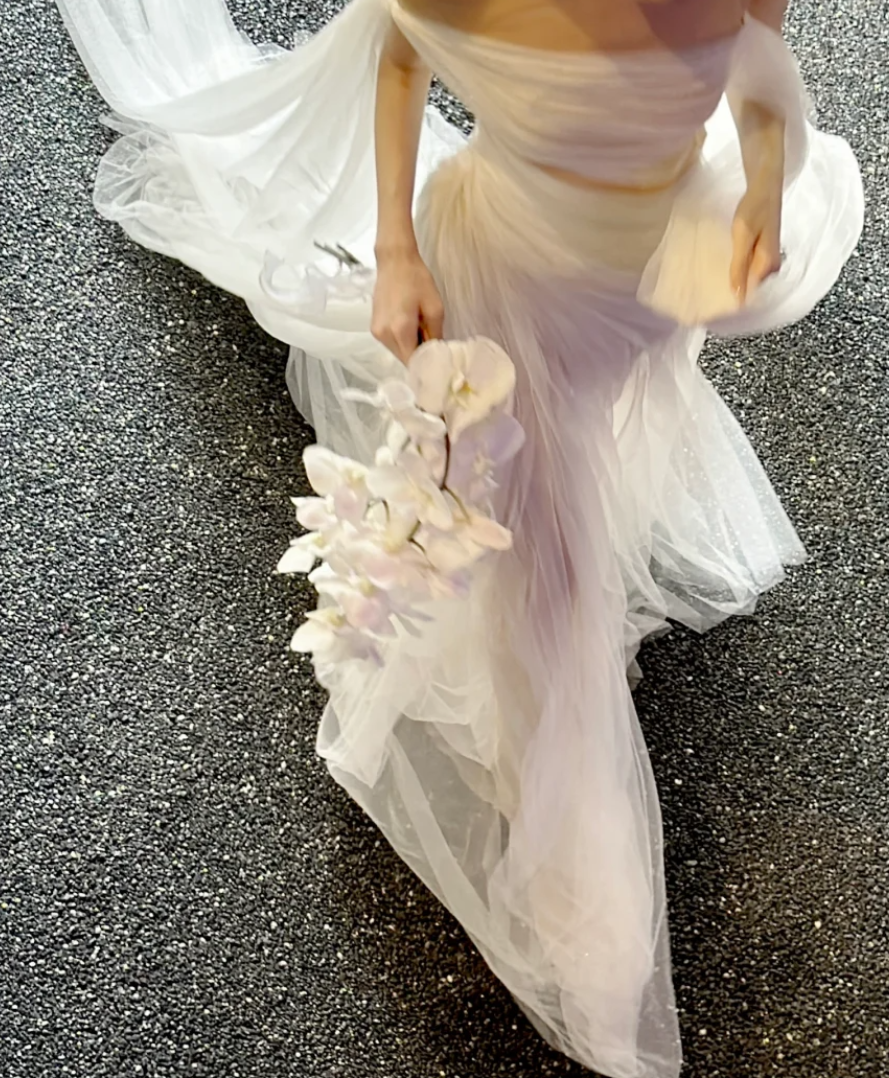 Romantic Off-Shoulder Wedding Dress Pleated Tulle Mermiad Bridal Dress GG6674