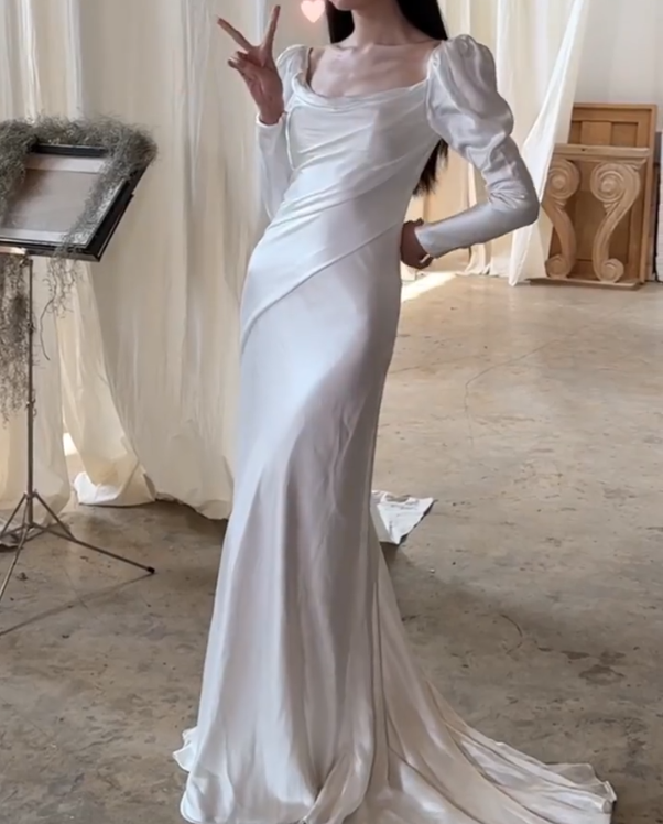 Gorgeous Square Neck Wedding Dress Long Sleeve Satin A-Line Bridal Dress GG6677