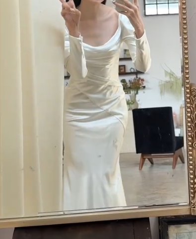 Gorgeous Square Neck Wedding Dress Long Sleeve Satin A-Line Bridal Dress GG6677