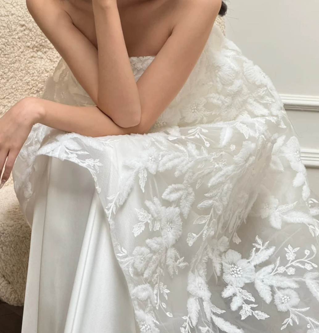 Charming Strapless Satin Wedding Dress Applique Mesh Mermiad Bridal Dress GG6682