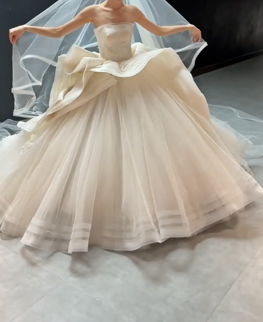 Romantic Strapless Ivory Wedding Dress Ruffled Applique Beads A-Line Bridal Dress GG6688