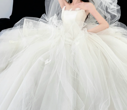 Elegant Strapless Tulle Wedding Dress Applique A-Line Bridal Dress GG6690