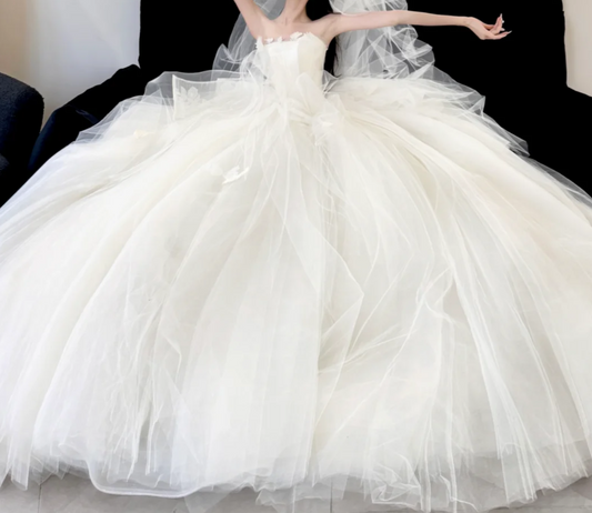 Elegant Strapless Tulle Wedding Dress Applique A-Line Bridal Dress GG6690