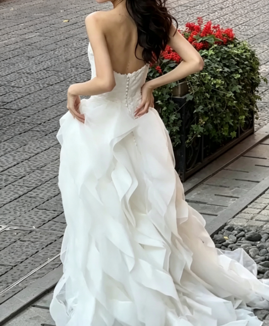 Classical Strapless Lace Wedding Dress Ruffled Tulle A-Line Bridal Dress GG6691