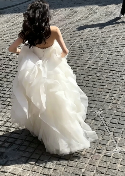 Classical Strapless Lace Wedding Dress Ruffled Tulle A-Line Bridal Dress GG6691