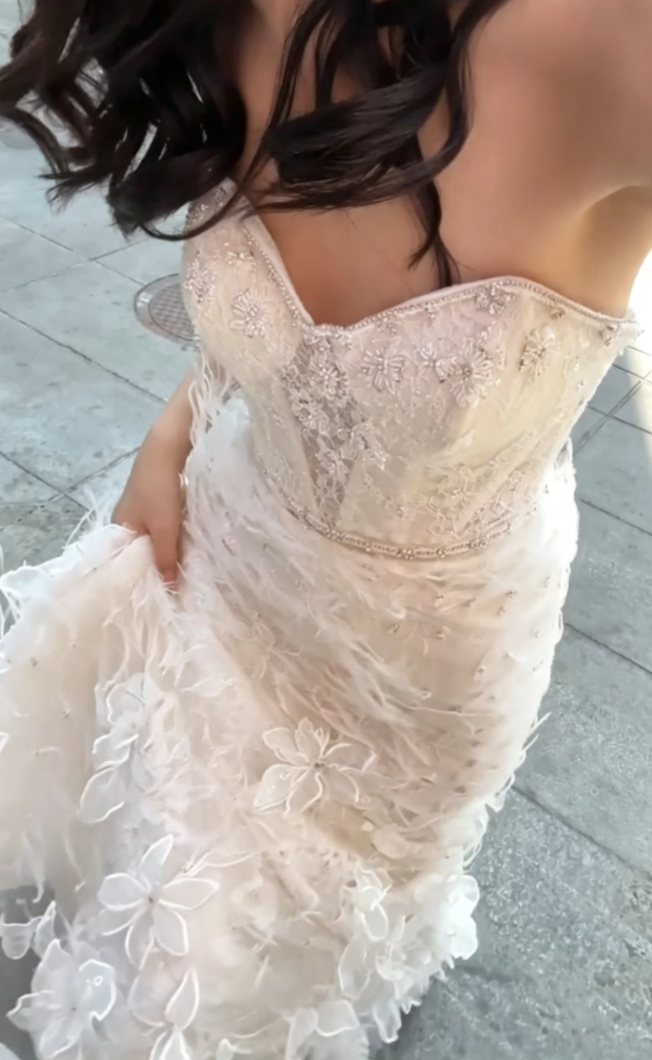 Ornate Strapless Appliques Wedding Dress Feather Beads Mermiad Bridal Dress GG6692