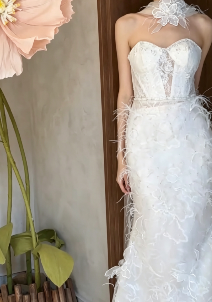 Ornate Strapless Appliques Wedding Dress Feather Beads Mermiad Bridal Dress GG6692