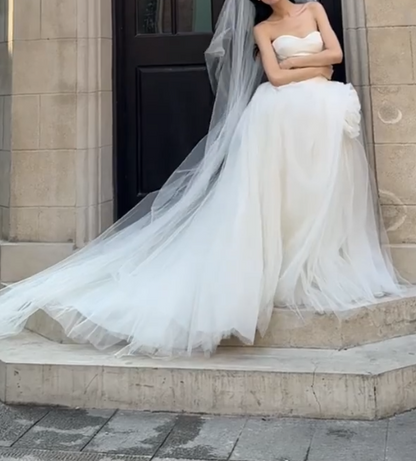 Graceful Strapless Handmade Flower Wedding Dress Tulle A-Line Bridal Dress GG6694