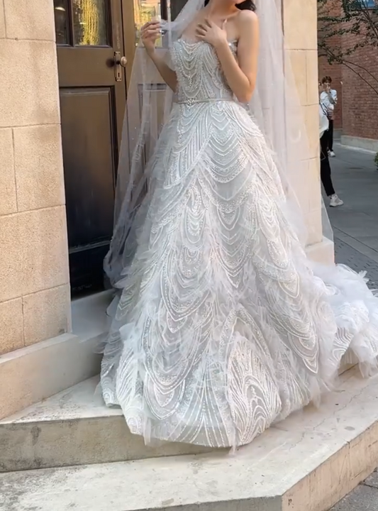 Exquisite Strapless Sequins Wedding Dress Beading Tulle A-Line Bridal Dress GG6696