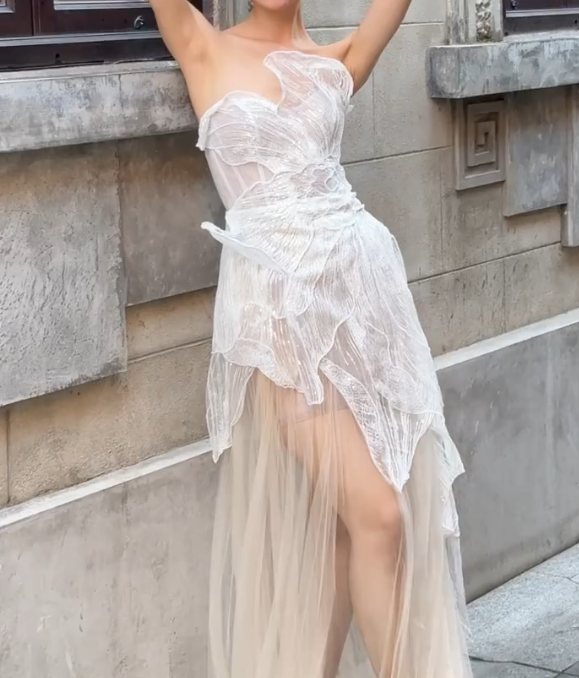 Graceful Strapless Ruffled Wedding Dress Sequins Tulle Mermiad Bridal Dress GG6697
