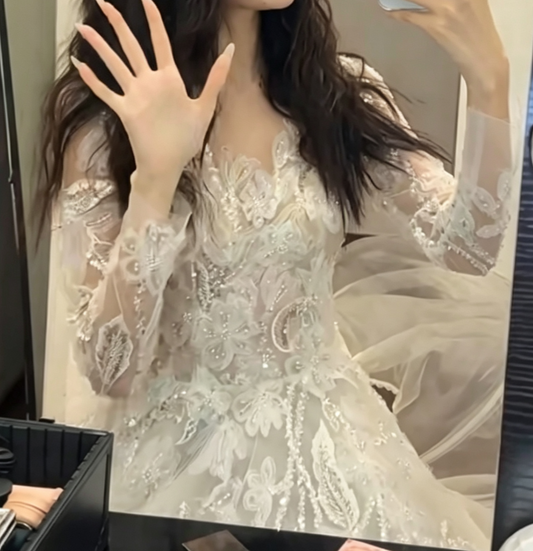 Sleek Illusion Neck Sequins Wedding Dress Long Sleeve Appliques A-Line Bridal Dress GG6703