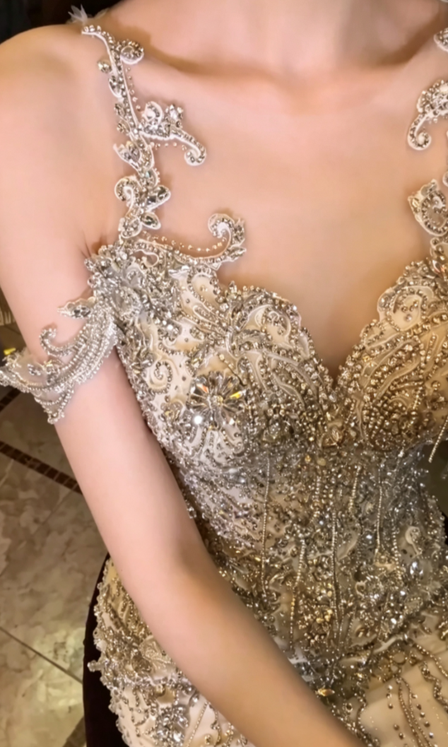 Elegant Spaghetti Straps Wedding Dress Crystals Beaded Mermiad Bridal Dress GG6709