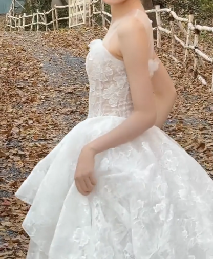 Sleek Illusion Neck Ruffled Wedding Dress Lace A-Line Bridal Dress GG6710