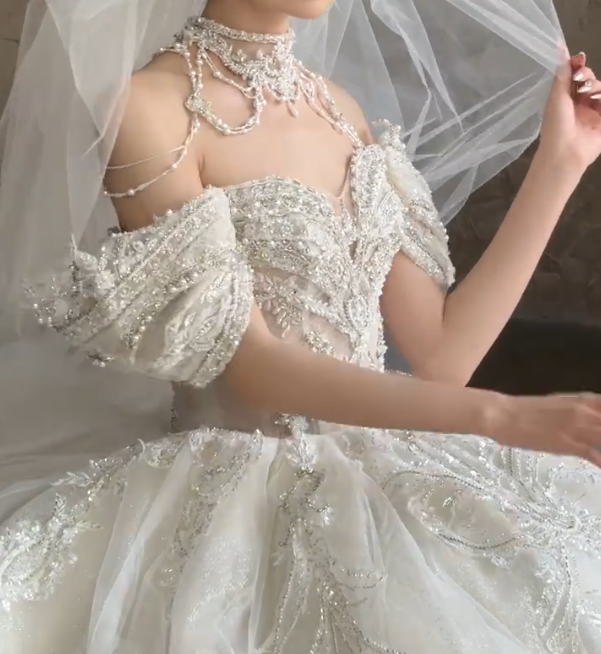 Fascinating Off-Shoulder Wedding Dress Sequins Beading A-Line Bridal Dress GG6714