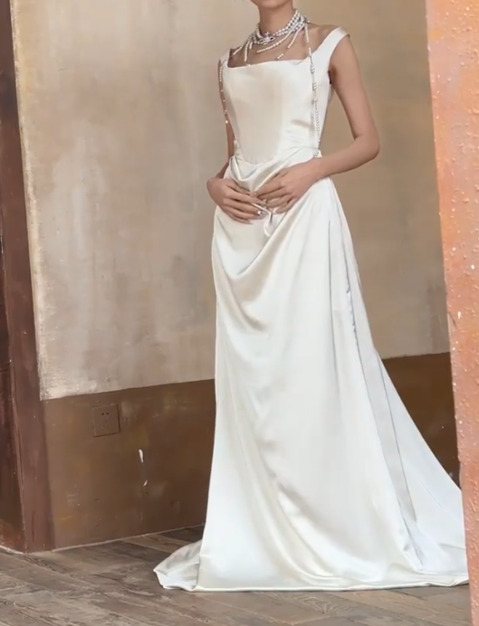 Glam Spaghetti Straps Wedding Dress Draped Satin Mermiad Bridal Dress GG6715