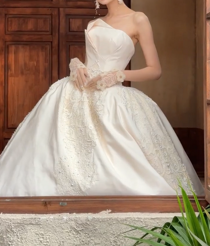 Sleek Strapless Wedding Dress Sequins Appliques A-Line Bridal Dress GG6716