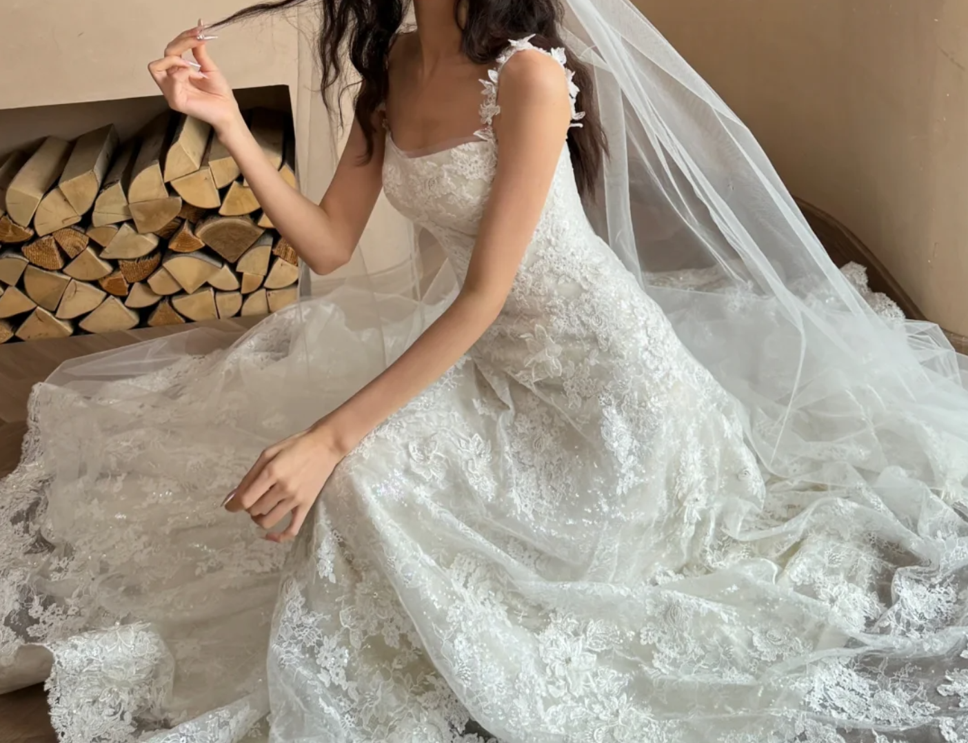 Classical Spaghetti Straps Wedding Dress Appliques Sequins A-Line Bridal Dress GG6718