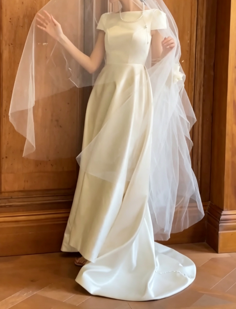 Simple Short Sleeve Wedding Dress Satin A-Line Bridal Dress GG6735