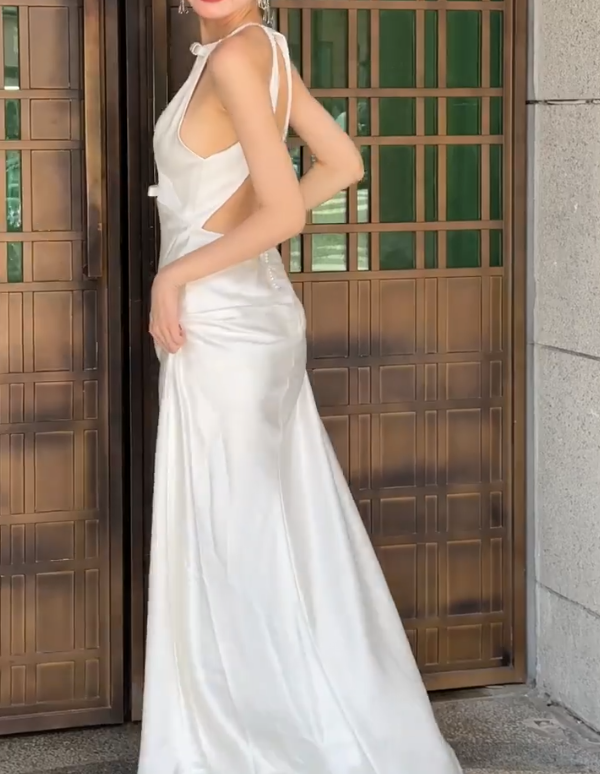 Trendy Halter Neck Wedding Dress Bows Satin Mermiad Bridal Dress GG6736