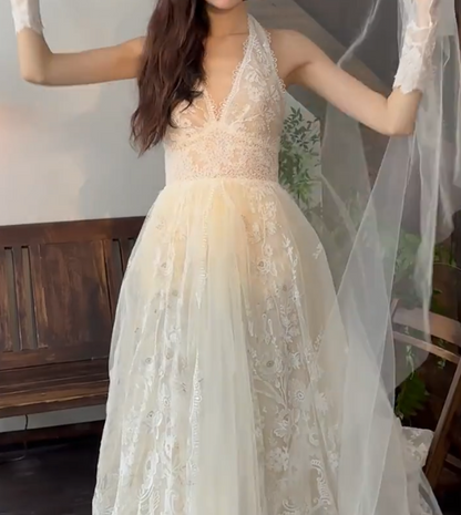 Attractive Halter Neck Wedding Dress Lace Tulle A-Line Bridal Dress GG6738