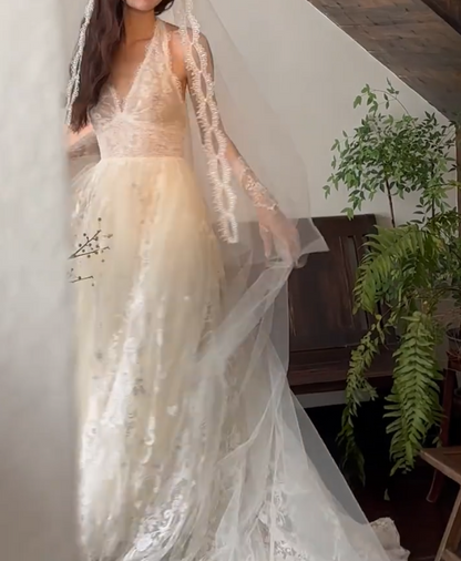 Attractive Halter Neck Wedding Dress Lace Tulle A-Line Bridal Dress GG6738