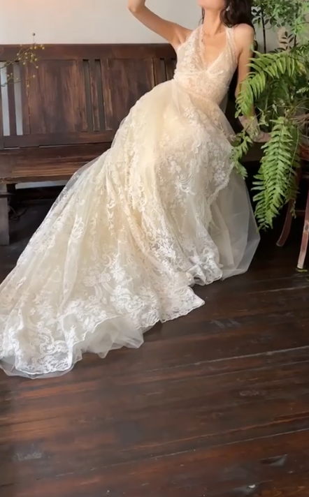 Attractive Halter Neck Wedding Dress Lace Tulle A-Line Bridal Dress GG6738
