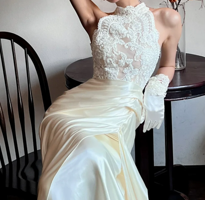 Classical Halter Neck Wedding Dress Appliques Slit Satin A-Line Bridal Dress GG6739