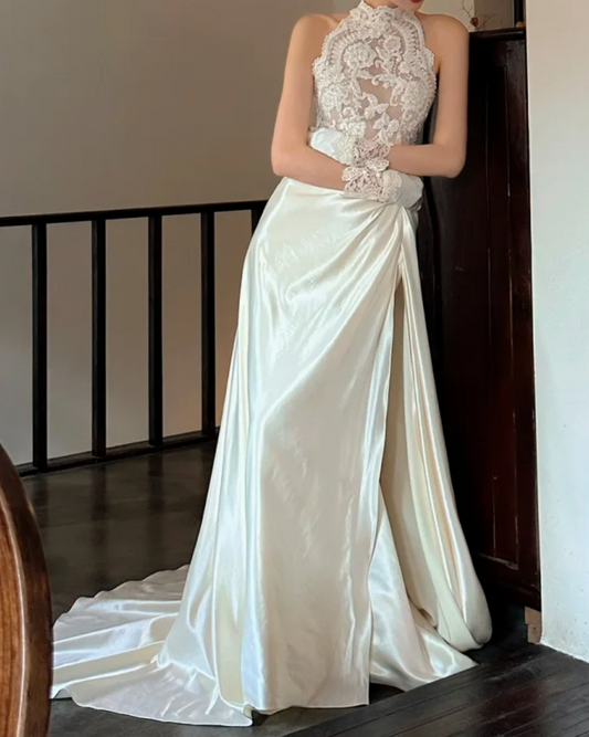 Classical Halter Neck Wedding Dress Appliques Slit Satin A-Line Bridal Dress GG6739
