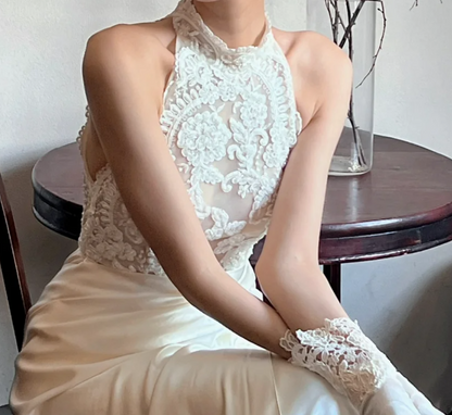 Classical Halter Neck Wedding Dress Appliques Slit Satin A-Line Bridal Dress GG6739