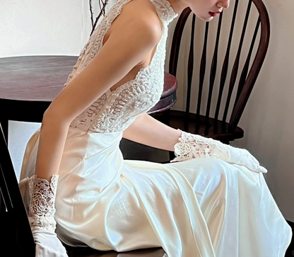 Classical Halter Neck Wedding Dress Appliques Slit Satin A-Line Bridal Dress GG6739