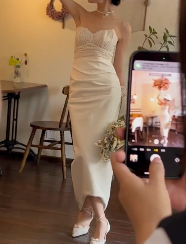 Chic Strapless Wedding Dress Lace Satin Sheath Bridal Dress GG6740