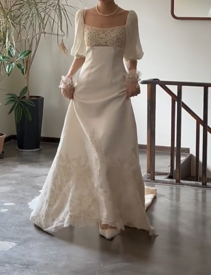 Lovely Square Neck Appliques Wedding Dress Short Sleeve A-Line Bridal Dress GG6742