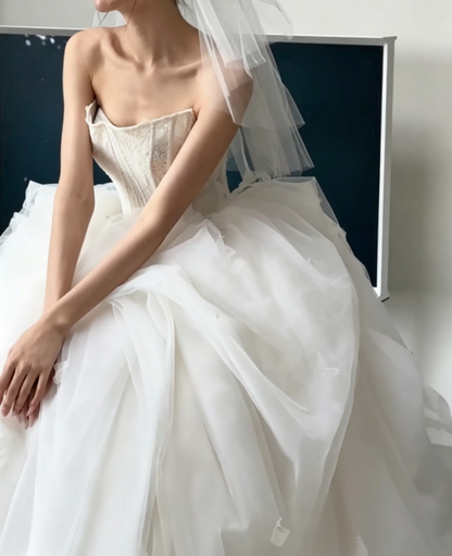 Romantic Strapless Wedding Dress Lace Appliques Tulle A-Line Bridal Dress GG6747