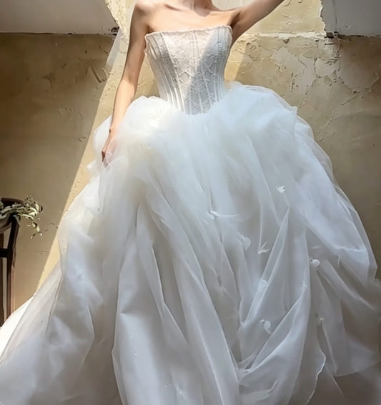 Romantic Strapless Wedding Dress Lace Appliques Tulle A-Line Bridal Dress GG6747