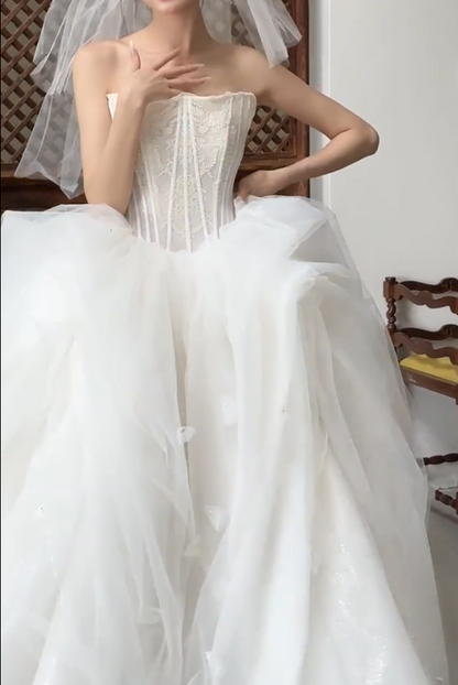 Romantic Strapless Wedding Dress Lace Appliques Tulle A-Line Bridal Dress GG6747